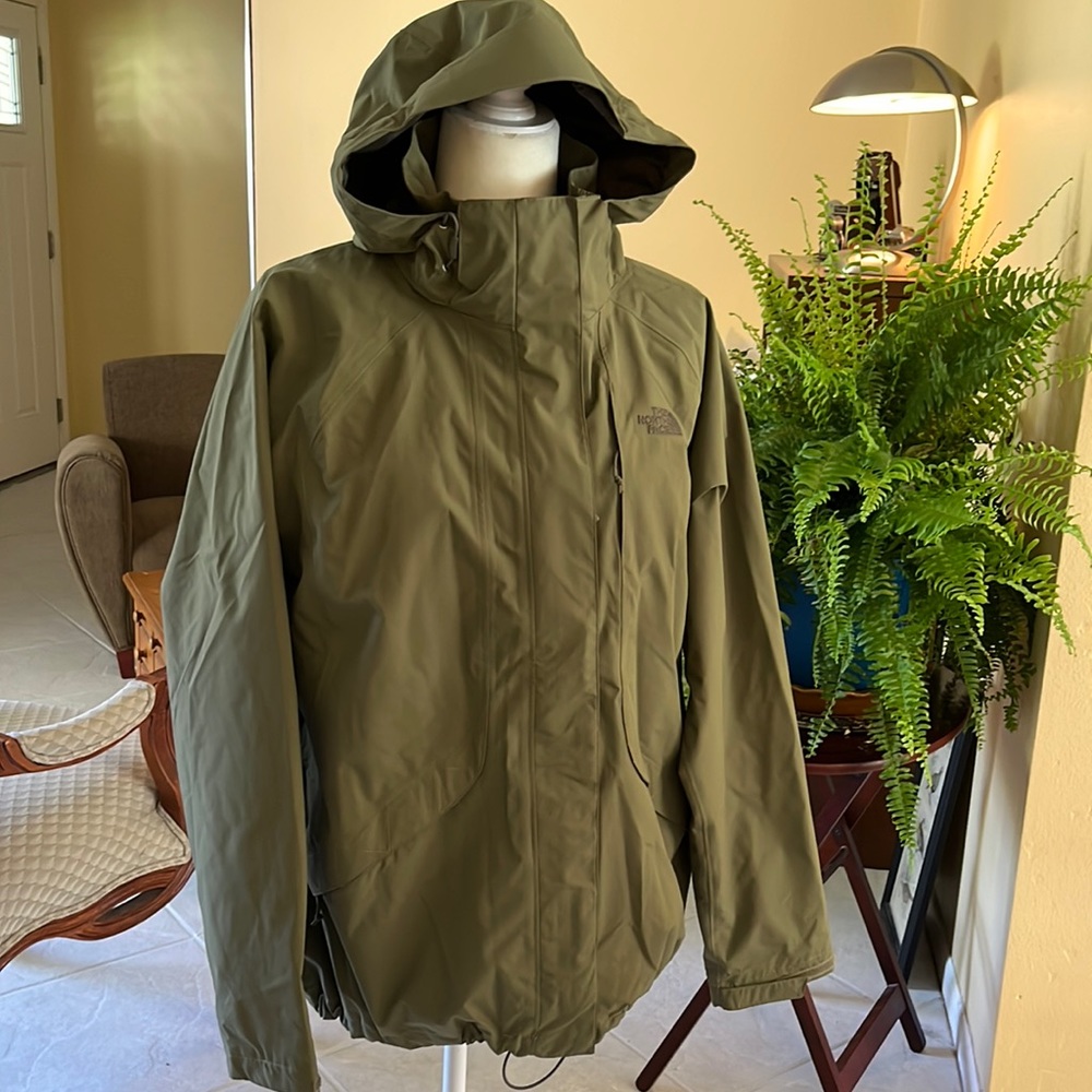 North Face Jacket with fleece liner.Wm XL